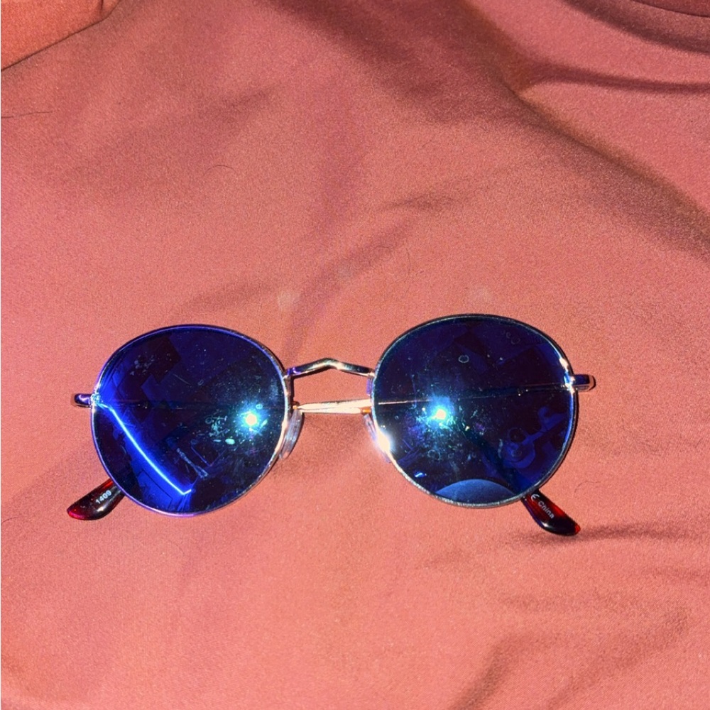 Stylish Blue Round Sunglasses